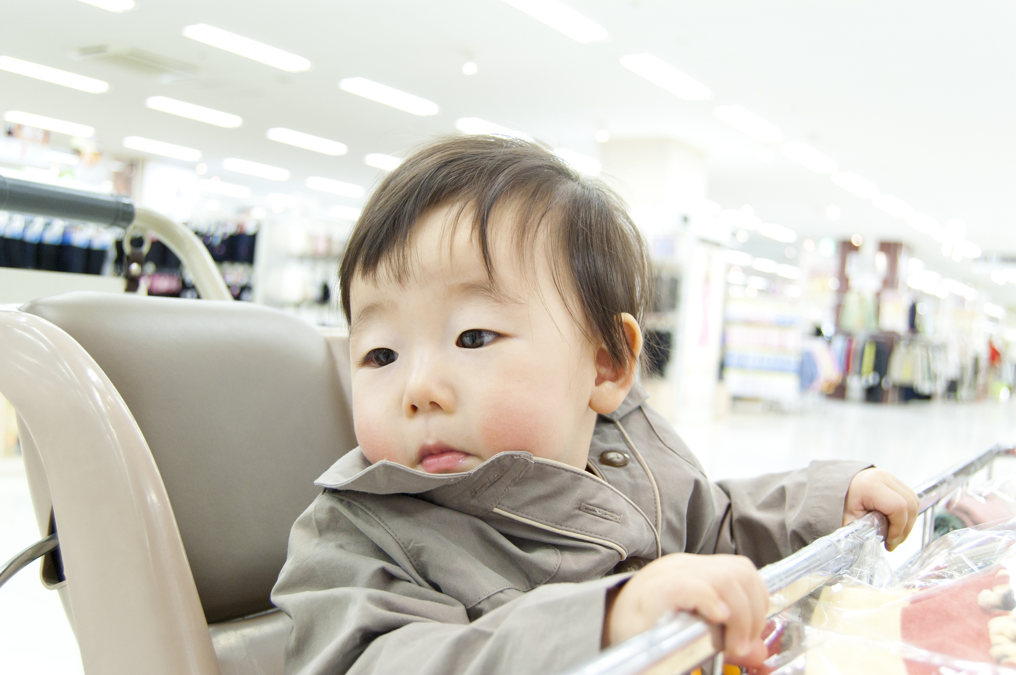 子供の車内放置は厳禁 置き去りの危険性と事故事例について 売場の安全 Net