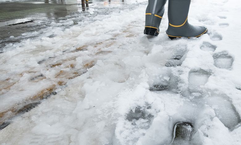 降雪によって起きる危険と、店舗にできる対策