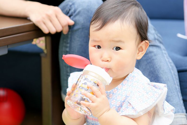 赤ちゃんの暑さ対策。夏のお出かけ・お買い物に必要な持ち物や服装は ...