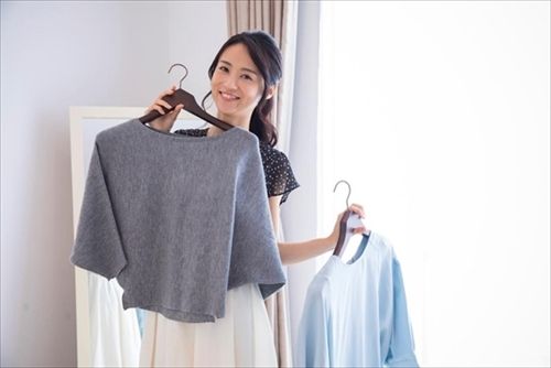 収納棚の洋服収納術！使いやすさ、おしゃれを両立する収納のポイントとは？